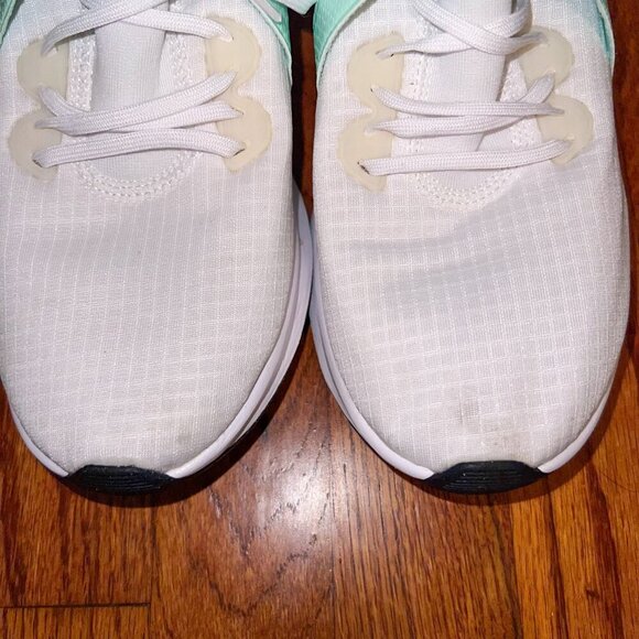 Nike Women's Air Max Shoes Bella White Silver Mint Light Blue Size 10 - Picture 3 of 8